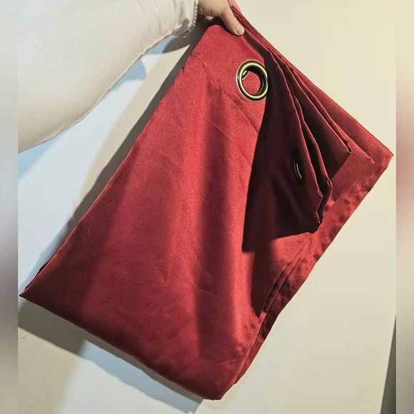 Curtain Set - Picture 2 of 6